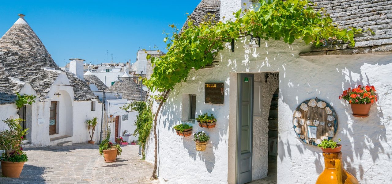Putovanje u Apuliju – trulli kuće u Alberobellu